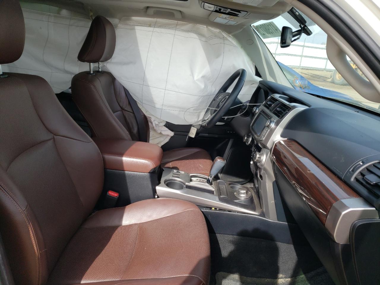 Photo 5 from auction – 2016 TOYOTA 4RUNNER SR with VIN JTEBU5JRXG5389682