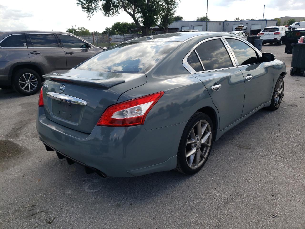 Photo 4 from auction – 2010 NISSAN MAXIMA S with VIN 1N4AA5AP5AC832028