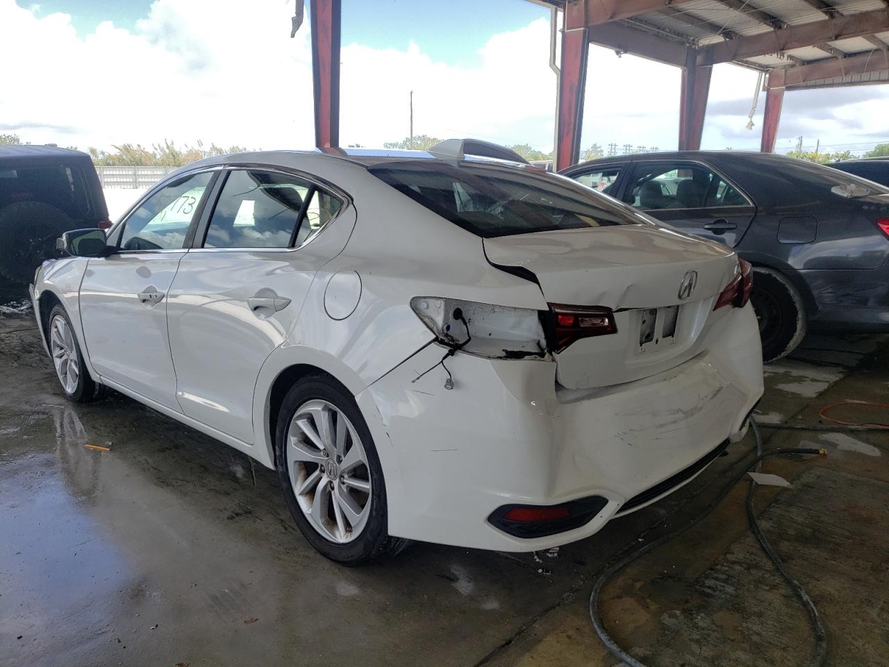 Photo 3 from auction – 2017 ACURA ILX BASE W with VIN 19UDE2F39HA004829