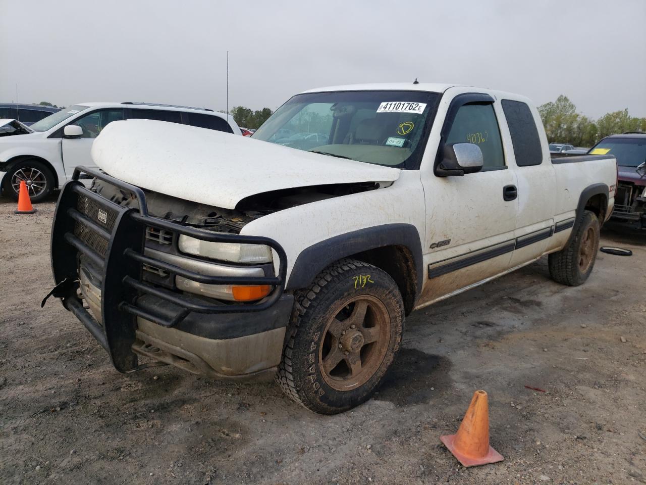 Photo 2 from auction – 2001 CHEVROLET SILVERADO with VIN 2GCEK19T011385679