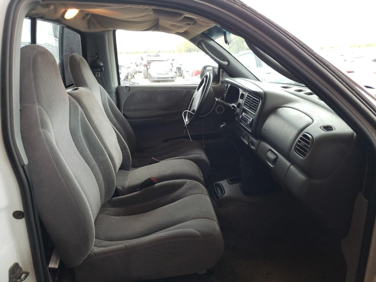 Photo 5 from auction – 2000 DODGE DAKOTA with VIN 1B7FL26P8YS519816