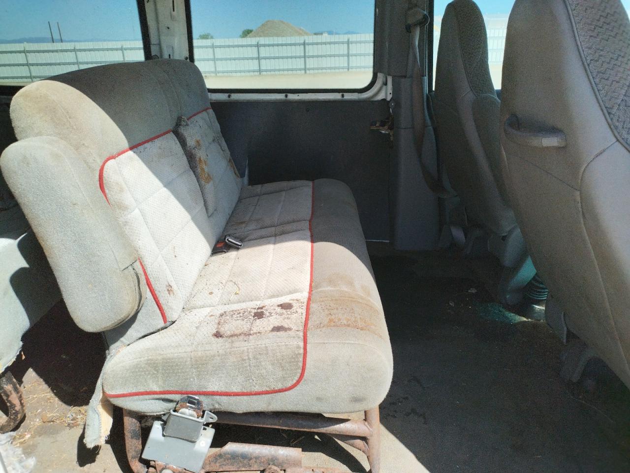 Photo 6 from auction – 1998 FORD WINDSTAR with VIN 2FTZA5446WBC60649