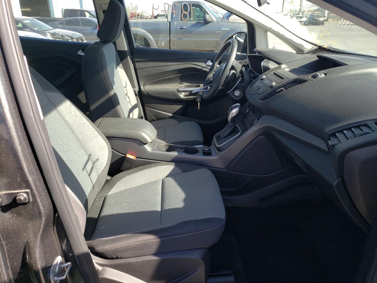 Photo 5 from auction – 2018 FORD C-MAX SE with VIN 1FADP5AUXJL103573