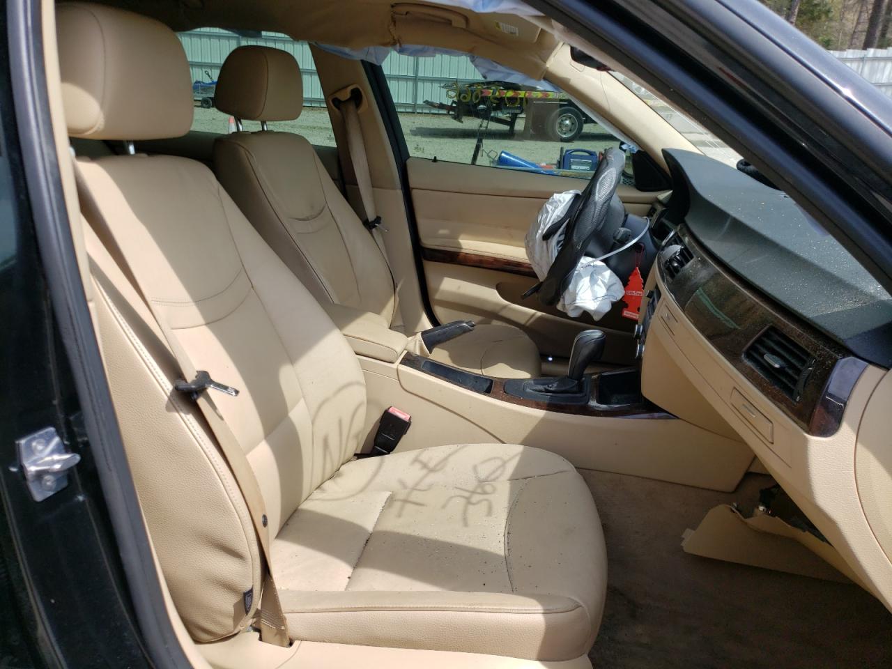 Photo 5 from auction – 2011 BMW 328 I with VIN WBAPH7G53BNM59706