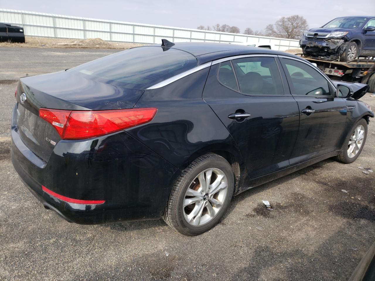 Photo 4 from auction – 2011 KIA OPTIMA EX with VIN KNAGN4A76B5146148