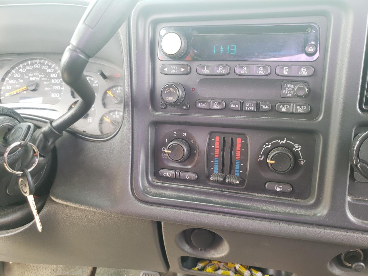 Photo 9 from auction – 2004 CHEVROLET SILVERADO with VIN 1GCEC19V24Z104492