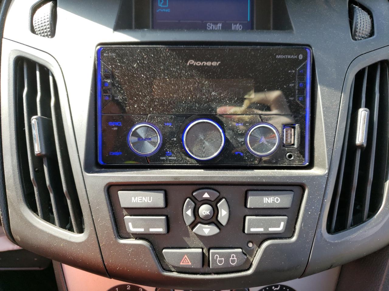 Photo 9 from auction – 2014 FORD FOCUS SE with VIN 1FADP3K26EL210319