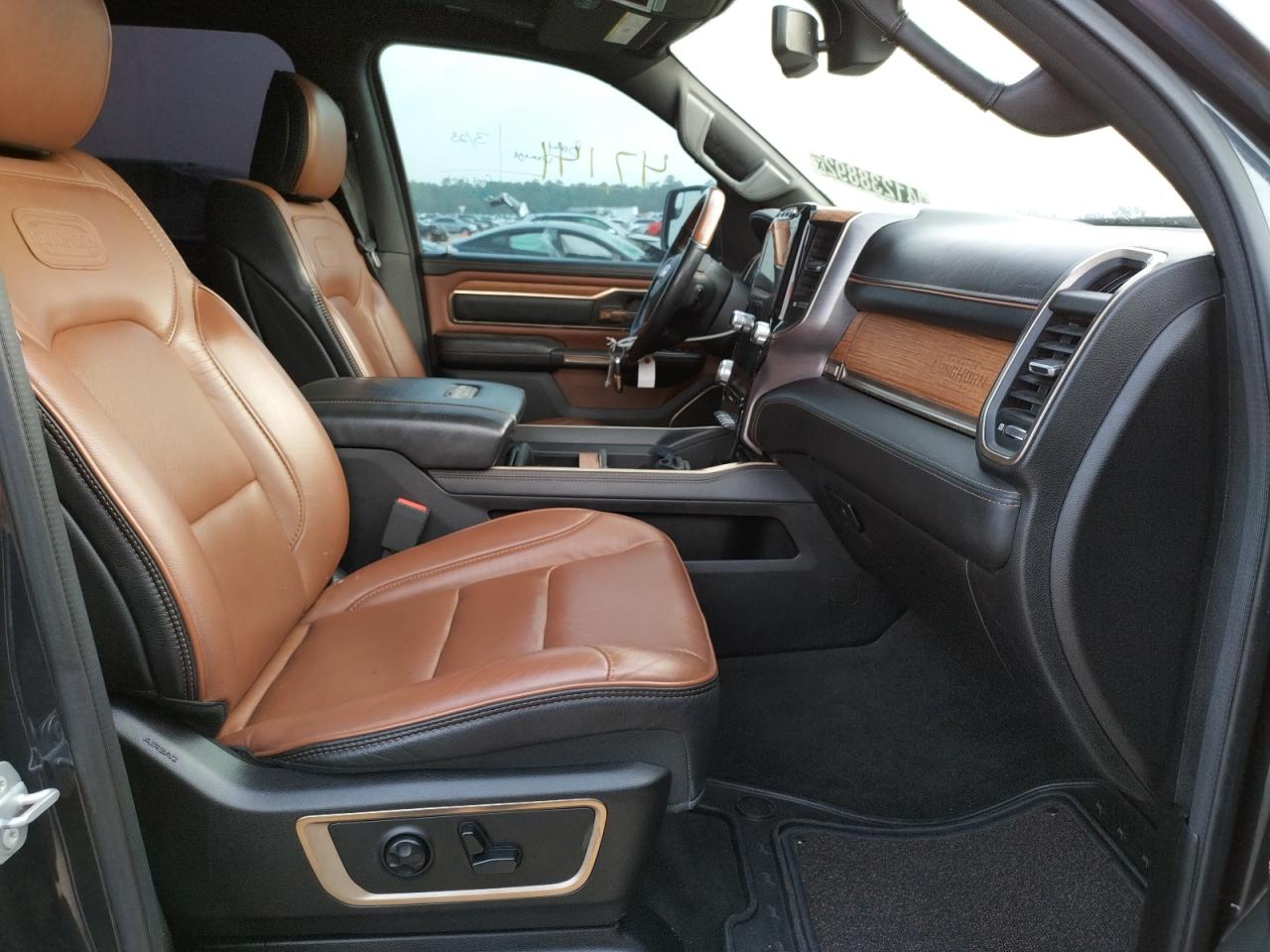 Photo 5 from auction – 2019 RAM 1500 LONGH with VIN 1C6SRFKT4KN838943
