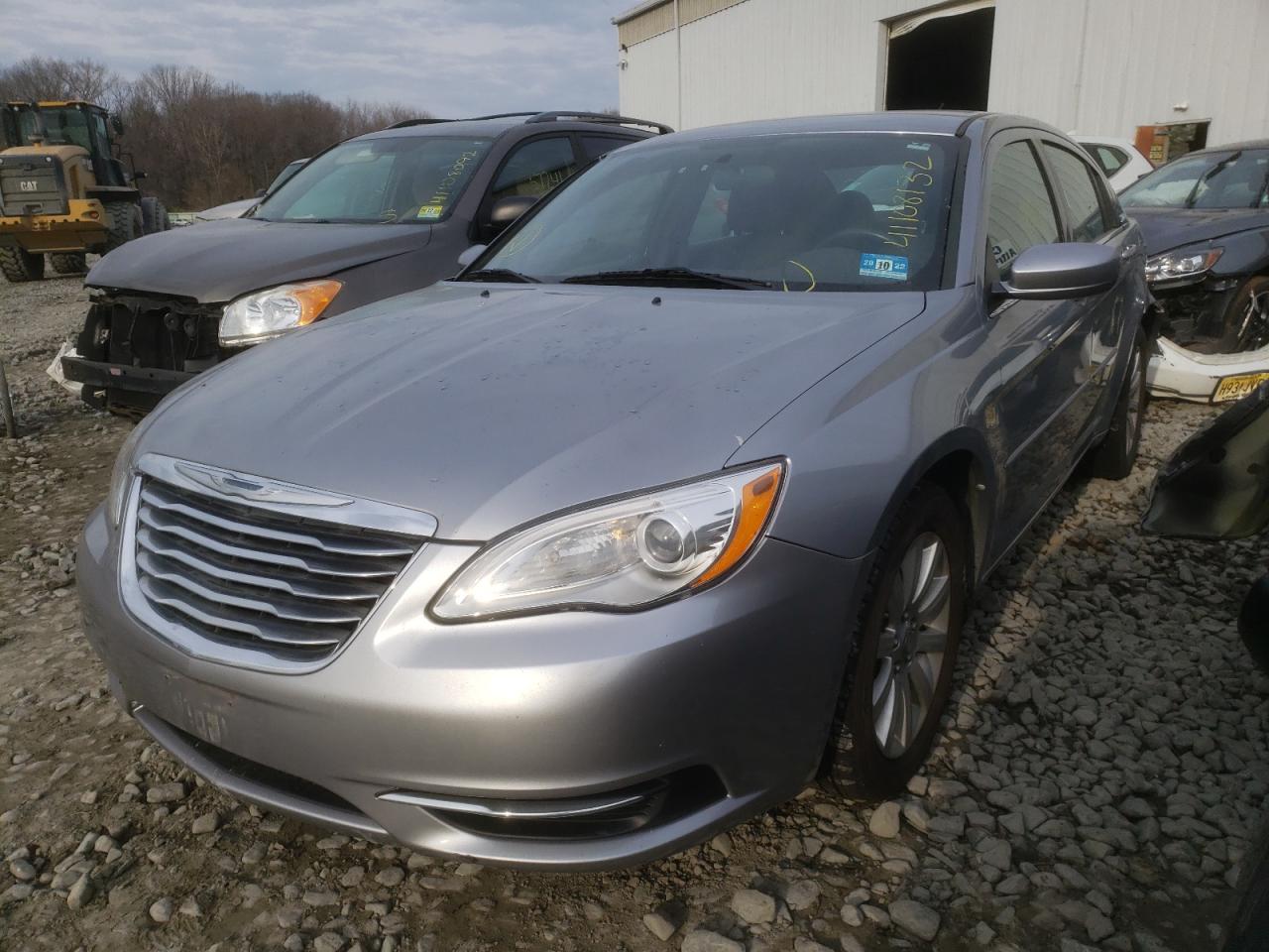 Photo 2 from auction – 2013 CHRYSLER 200 TOURIN with VIN 1C3CCBBB0DN635876