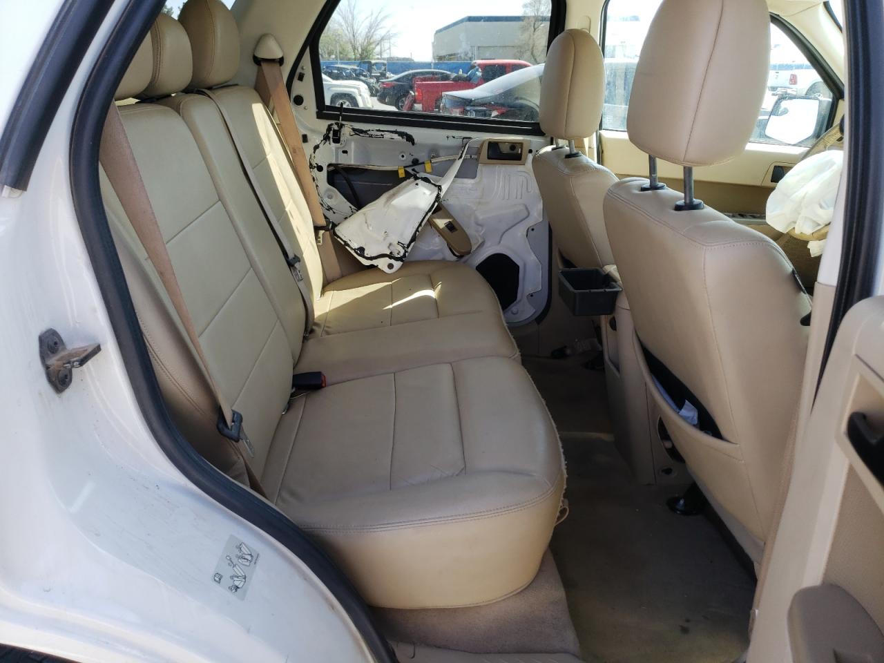 Photo 6 from auction – 2010 FORD ESCAPE XLT with VIN 1FMCU0DG1AKB92538