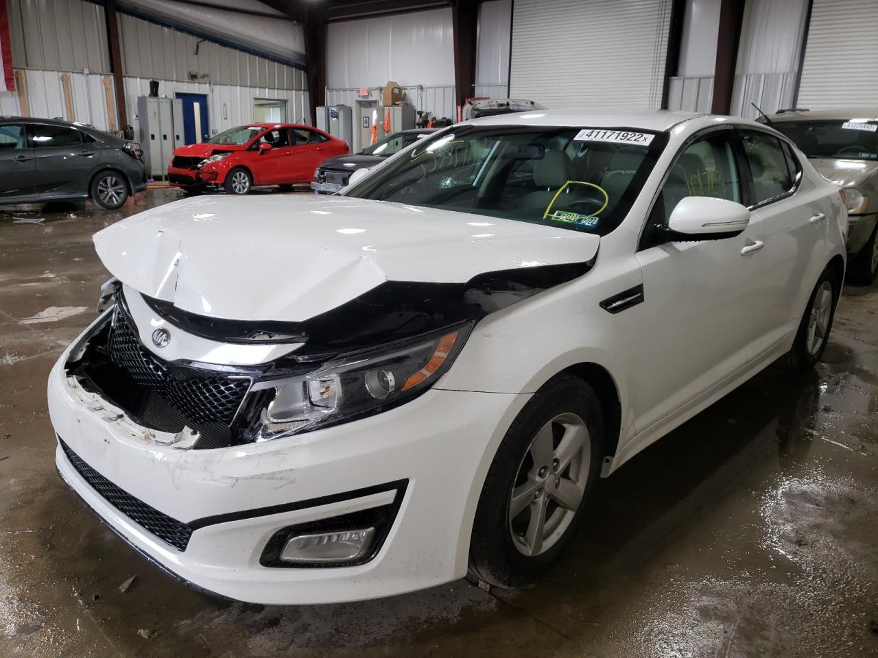 Photo 2 from auction – 2015 KIA OPTIMA LX with VIN 5XXGM4A72FG361033