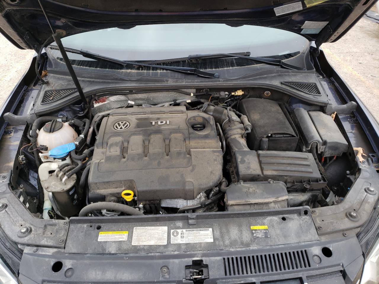 Photo 7 from auction – 2015 VOLKSWAGEN PASSAT SE with VIN 1VWBV7A31FC066833