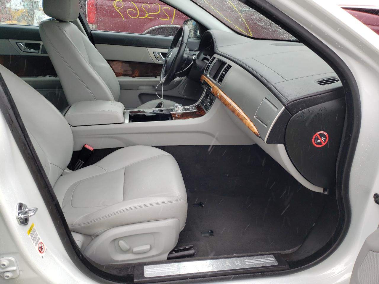 Photo 5 from auction – 2013 JAGUAR XF with VIN SAJWA0ES8DPS63563