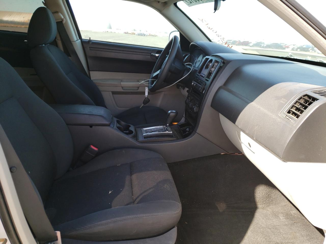 Photo 5 from auction – 2006 CHRYSLER 300 with VIN 2C3KA43R36H435031