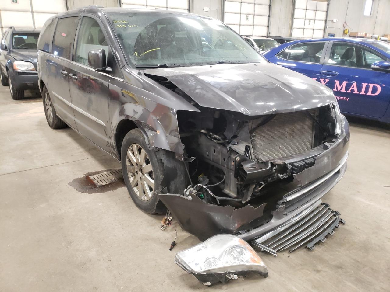 Photo 1 from auction – 2015 CHRYSLER TOWN & COU with VIN 2C4RC1BG4FR538780