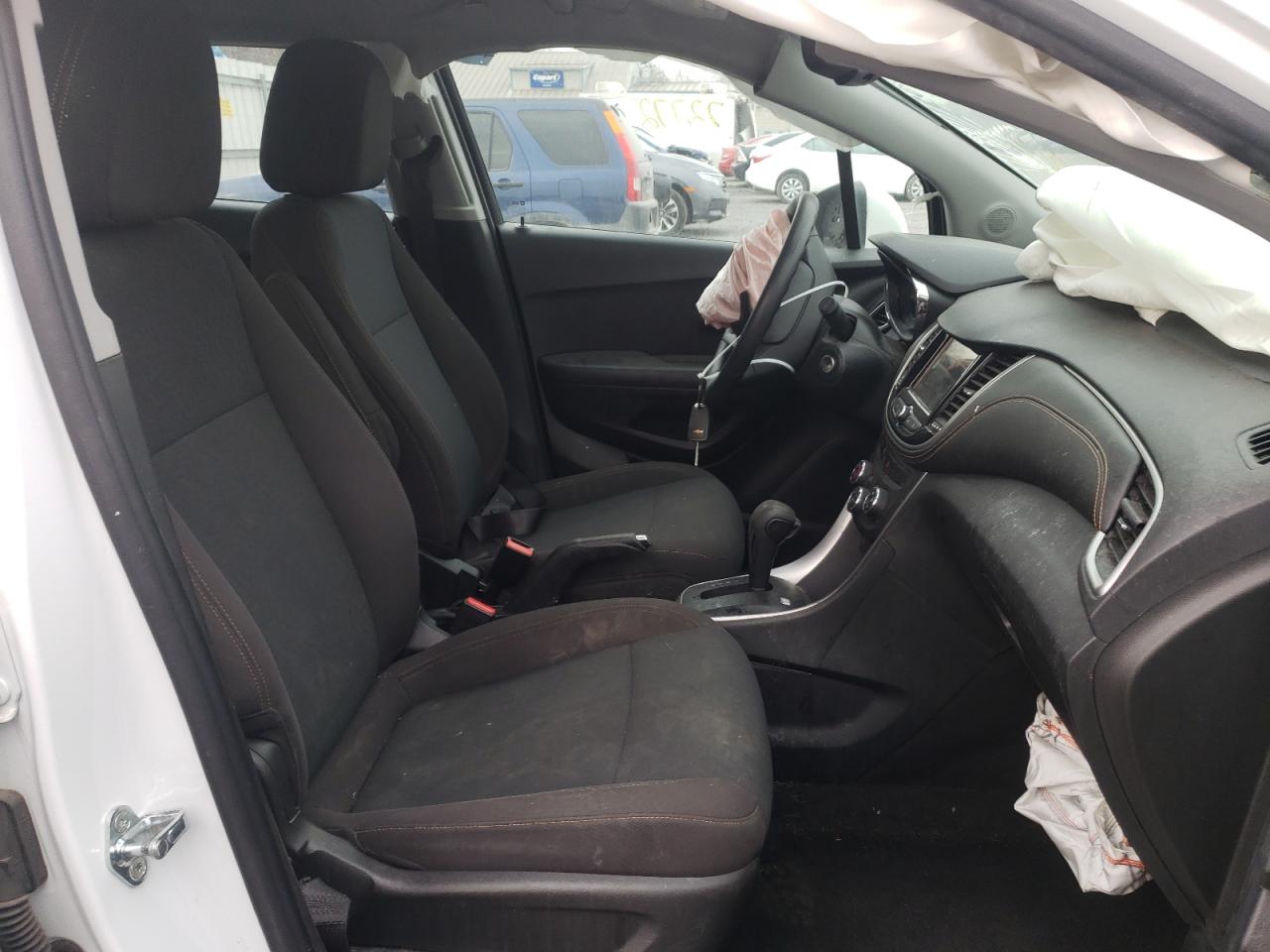 Photo 5 from auction – 2018 CHEVROLET TRAX LS with VIN KL7CJNSB6JB604144