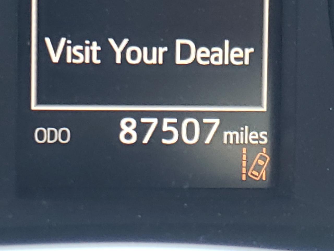 Photo 8 from auction – 2018 TOYOTA HIGHLANDER with VIN 5TDZZRFH1JS266253