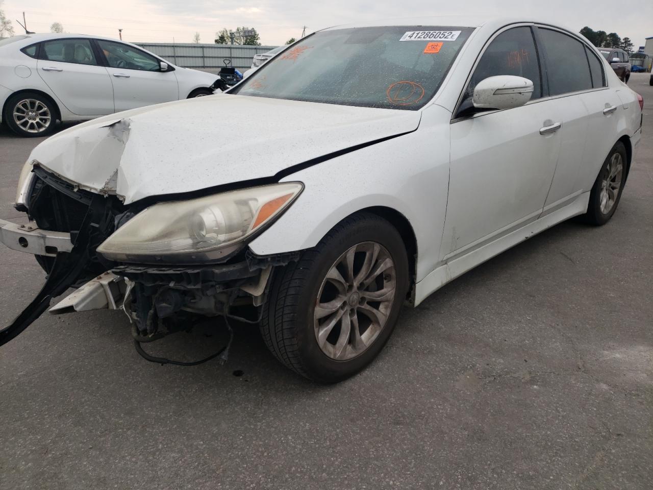 Photo 2 from auction – 2013 HYUNDAI GENESIS 3. with VIN KMHGC4DD9DU215607