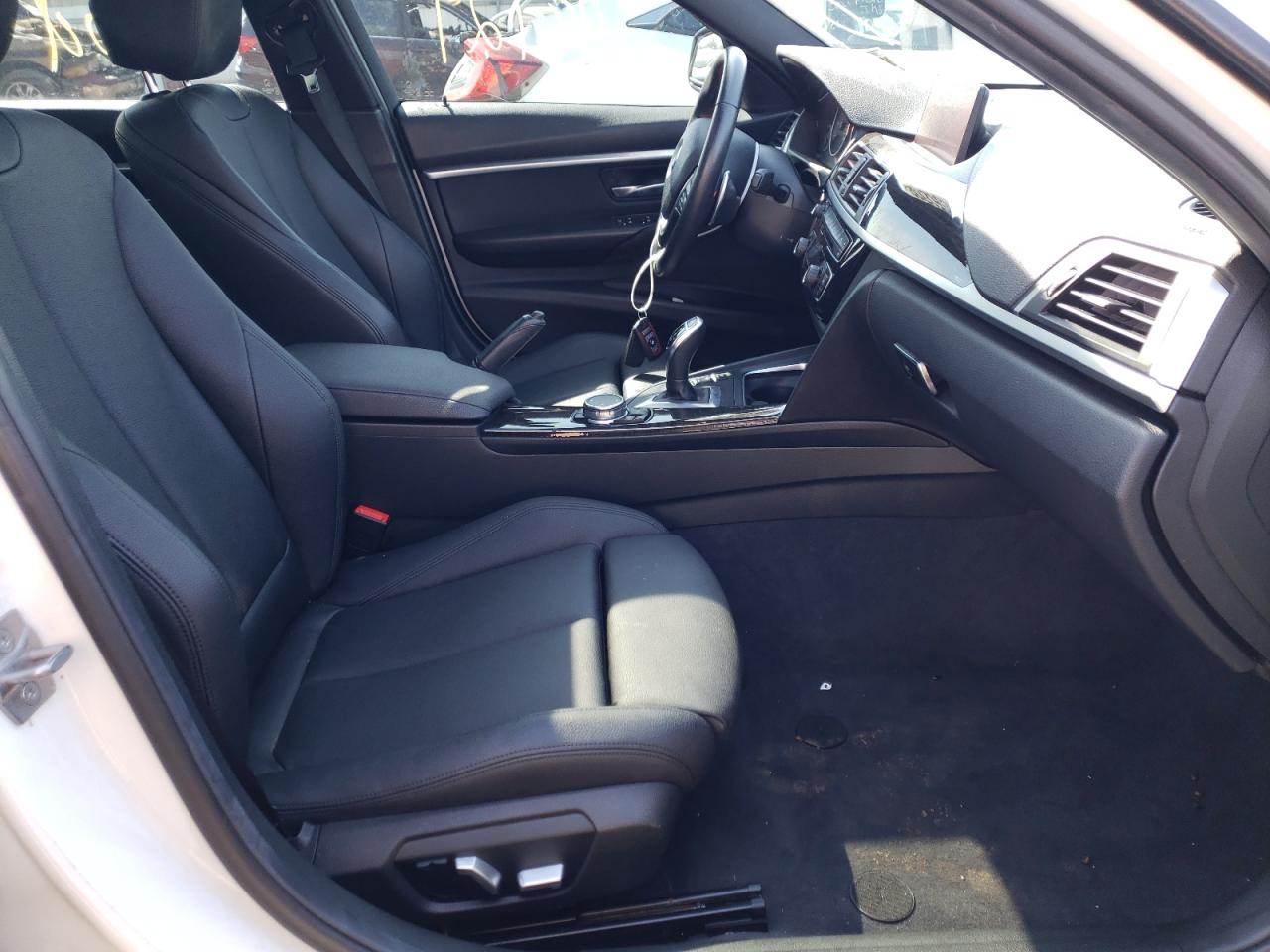 Photo 5 from auction – 2016 BMW 328 XI SUL with VIN WBA8E3G57GNT77989