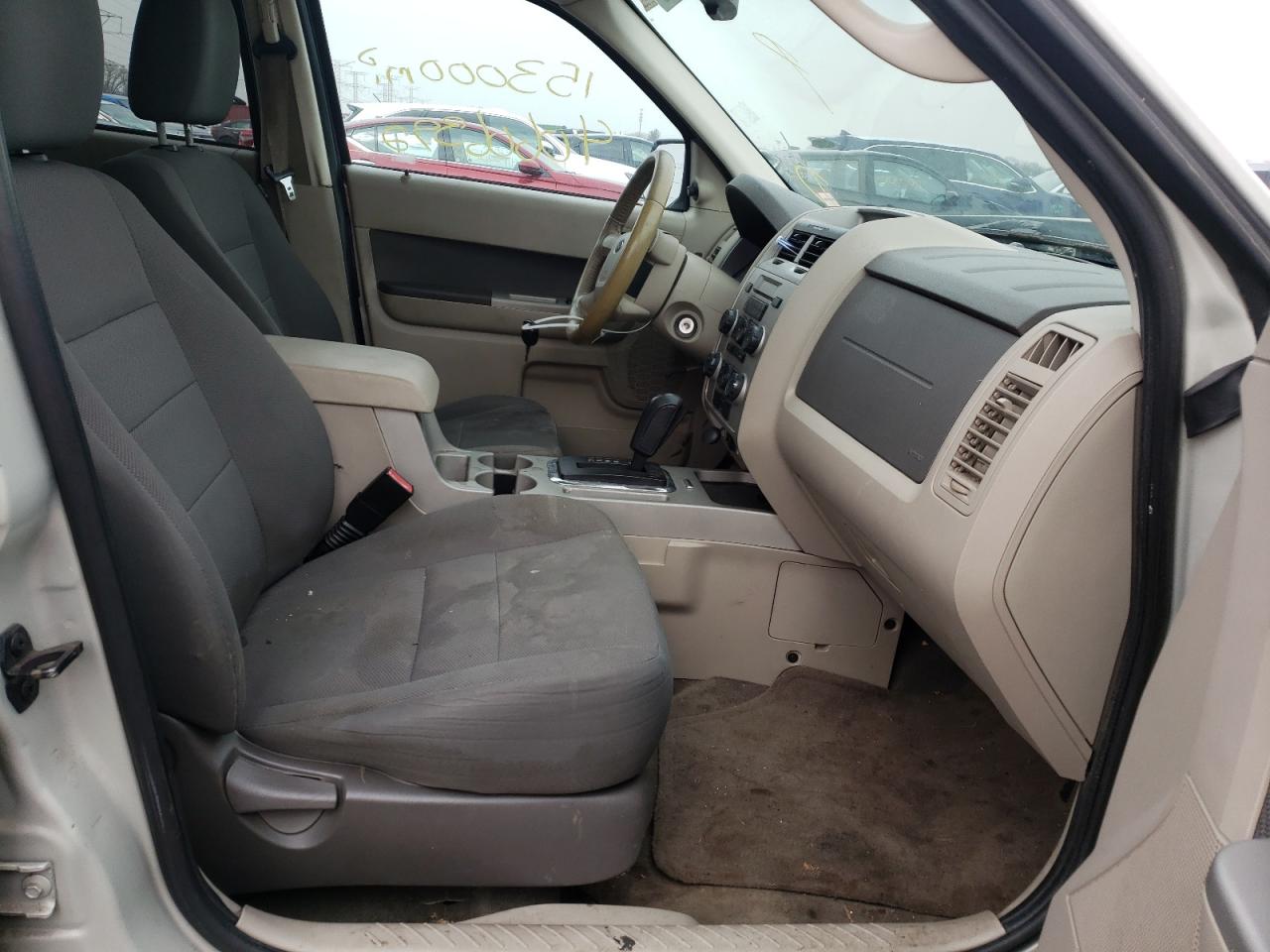 Photo 5 from auction – 2009 FORD ESCAPE with VIN 1FMCU03759KC97676