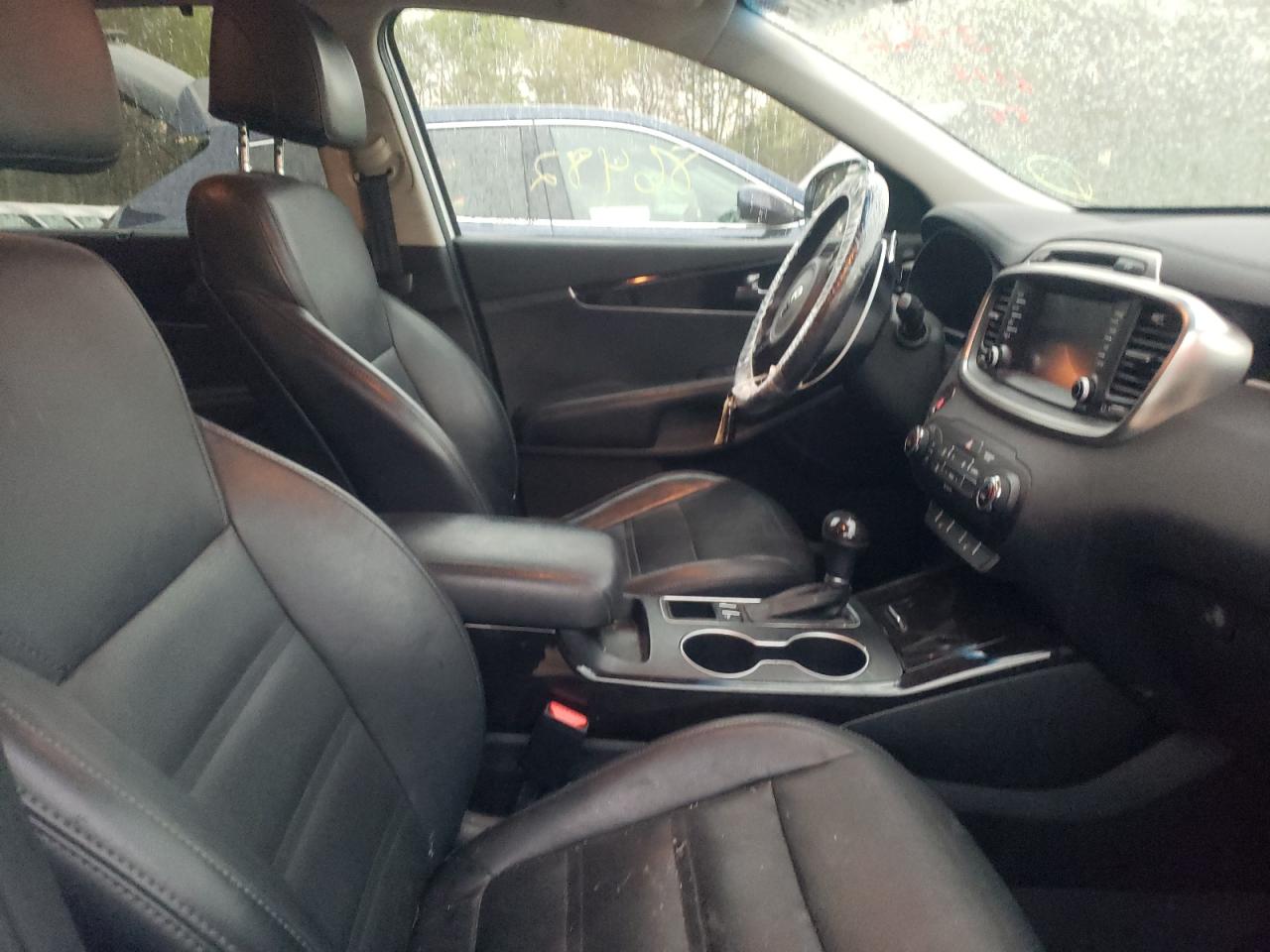 Photo 5 from auction – 2017 KIA SORENTO EX with VIN 5XYPH4A15HG276315