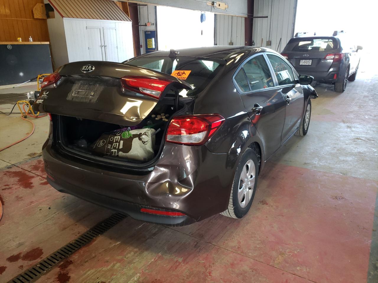 Zdjęcie 4 z aukcji – 2017 KIA FORTE LX z VIN 3KPFK4A78HE159178