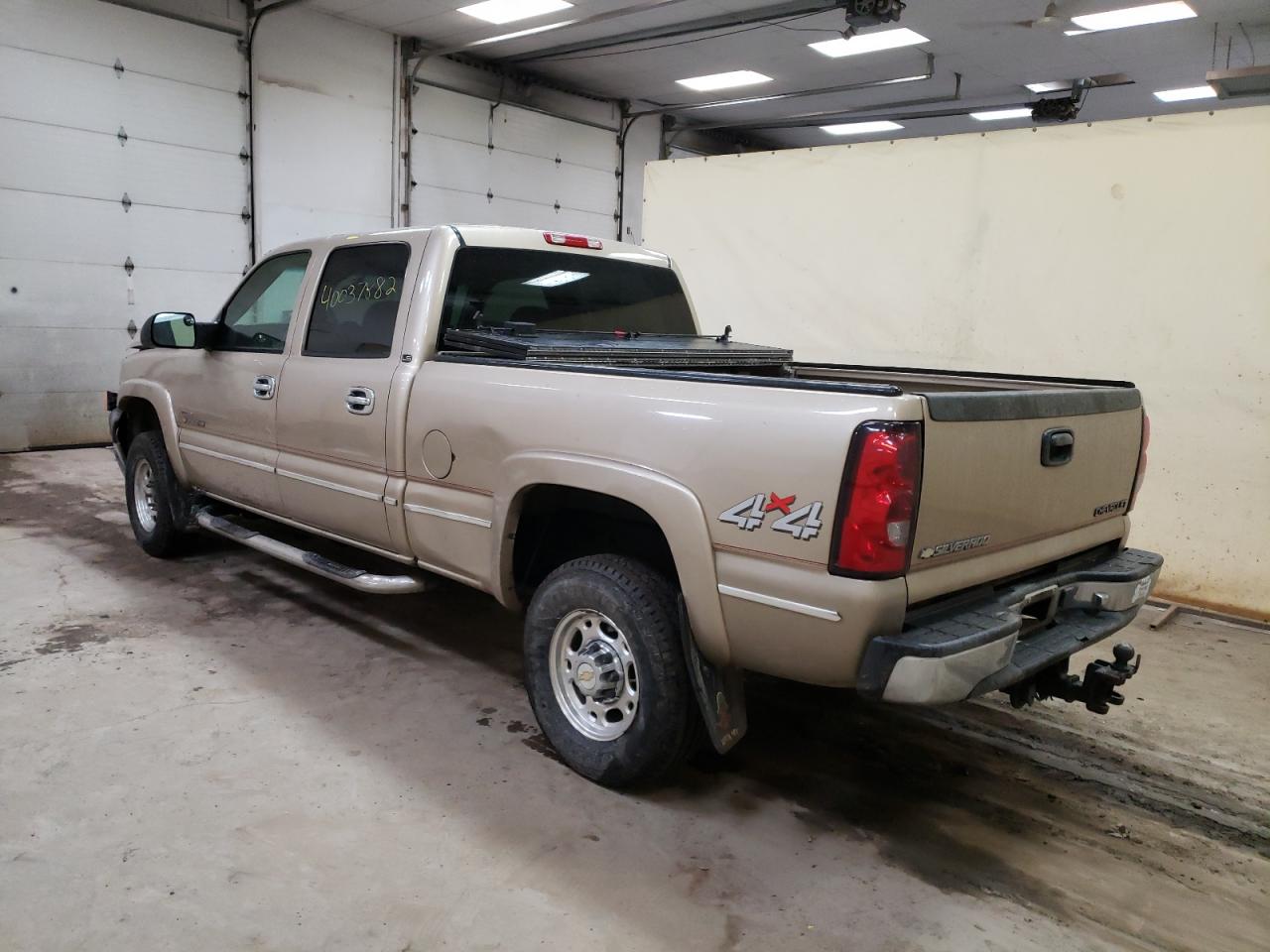 Photo 3 from auction – 2004 CHEVROLET SILVERADO with VIN 1GCHK23104F112104
