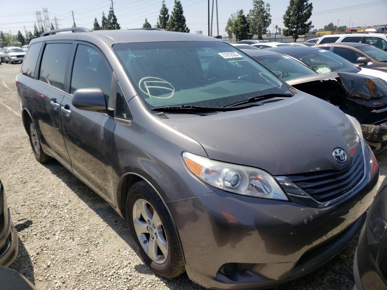 Photo 1 from auction – 2016 TOYOTA SIENNA LE with VIN 5TDKK3DC4GS735192