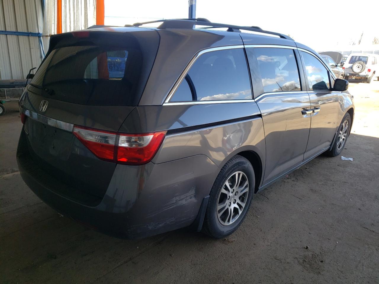 Photo 4 from auction – 2011 HONDA ODYSSEY EX with VIN 5FNRL5H65BB056654