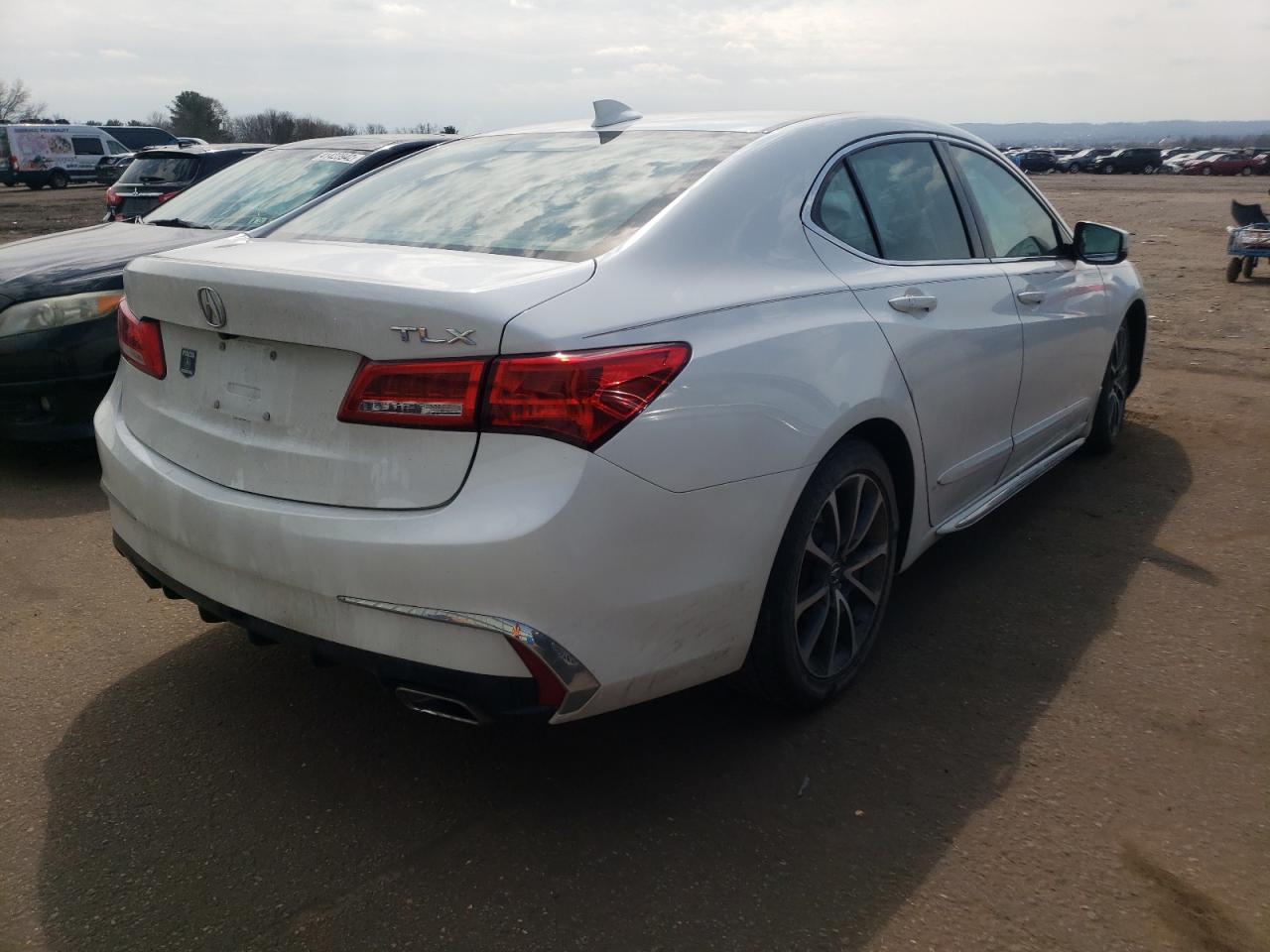 Photo 4 from auction – 2018 ACURA TLX TECH with VIN 19UUB2F5XJA012325