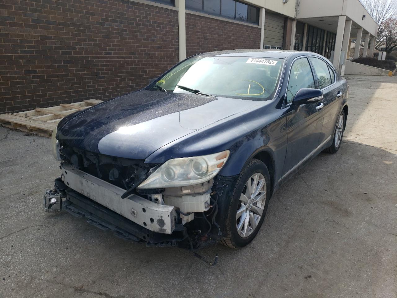 Photo 2 from auction – 2010 LEXUS LS 460 with VIN JTHCL5EF1A5005368