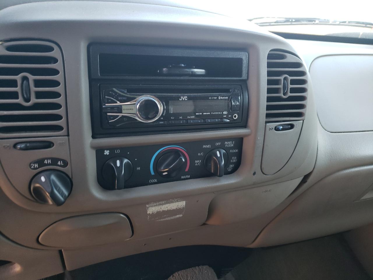 Photo 9 from auction – 2003 FORD F150 SUPER with VIN 1FTRW08653KB08833