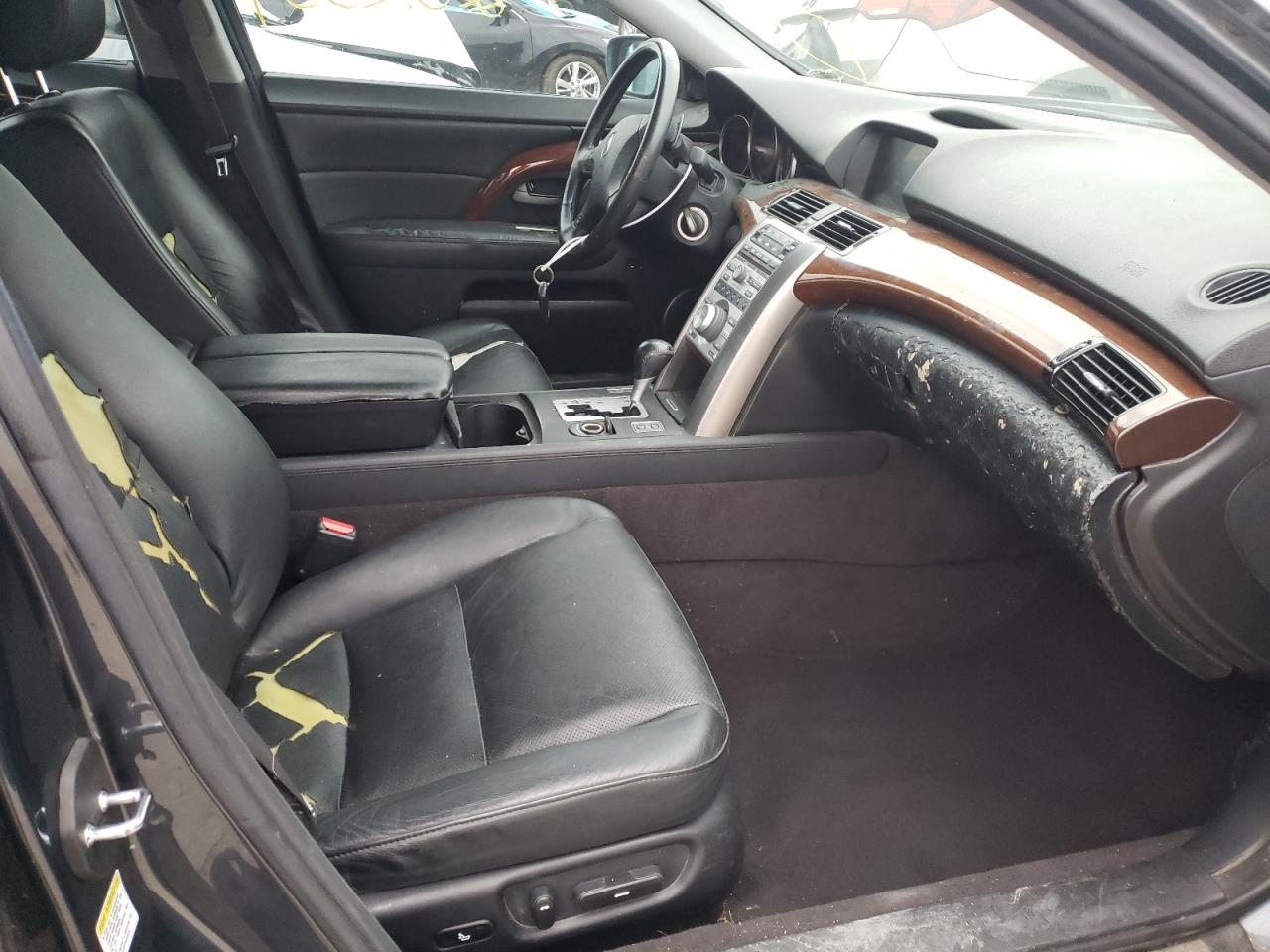 Photo 5 from auction – 2006 ACURA RL with VIN JH4KB16536C000446