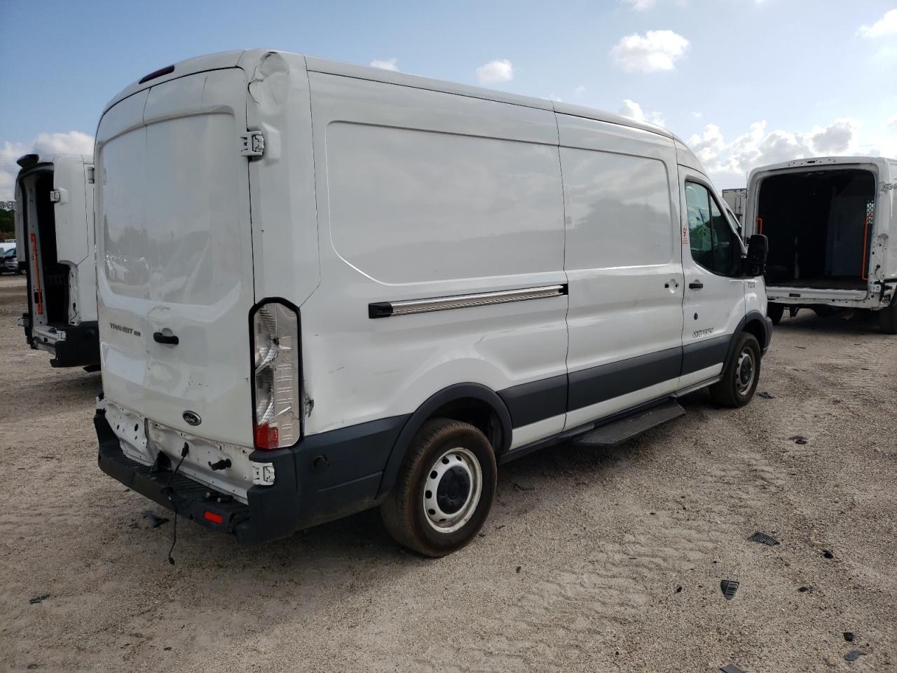 Photo 4 from auction – 2017 FORD TRANSIT T- with VIN 1FTYE2CM5HKA12157