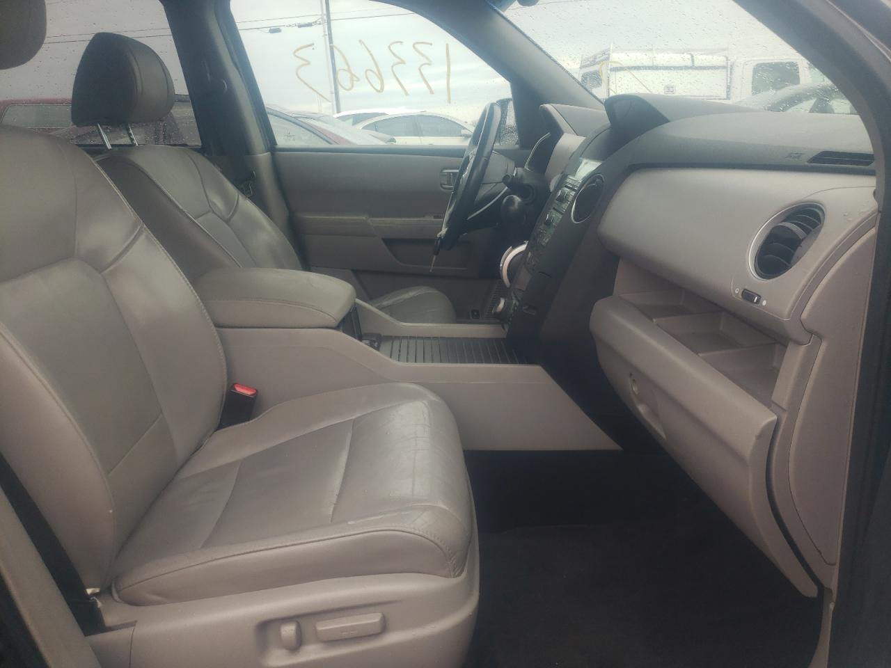 Photo 5 from auction – 2011 HONDA PILOT TOUR with VIN 5FNYF4H95BB059240