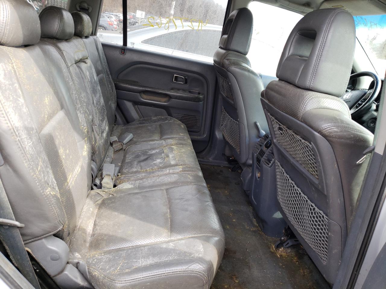 Photo 6 from auction – 2003 HONDA PILOT EXL with VIN 2HKYF18683H525914