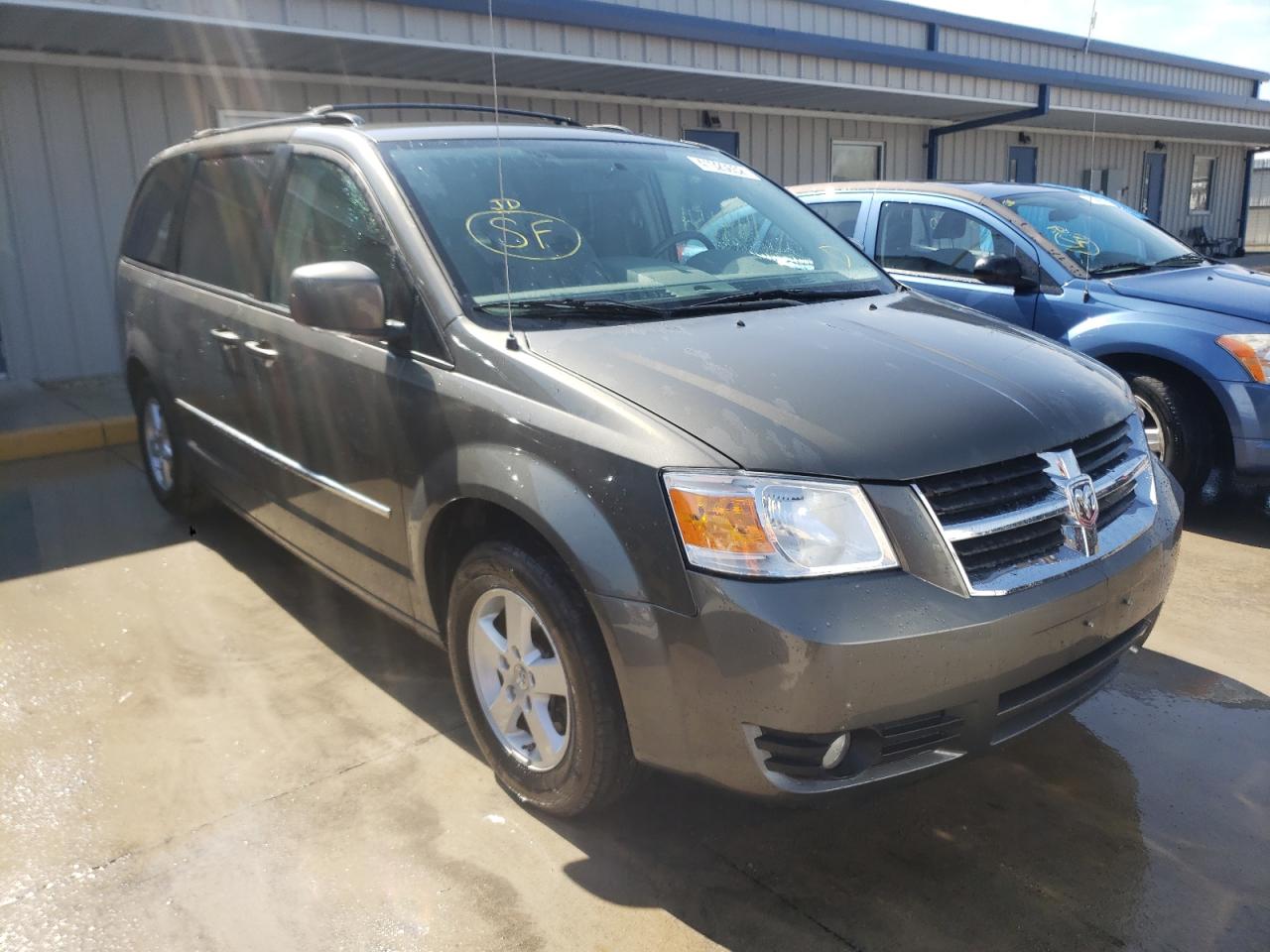 DODGE GRAND CARA 2010 with VIN 2D4RN5D15AR261255 - Photo from auction
