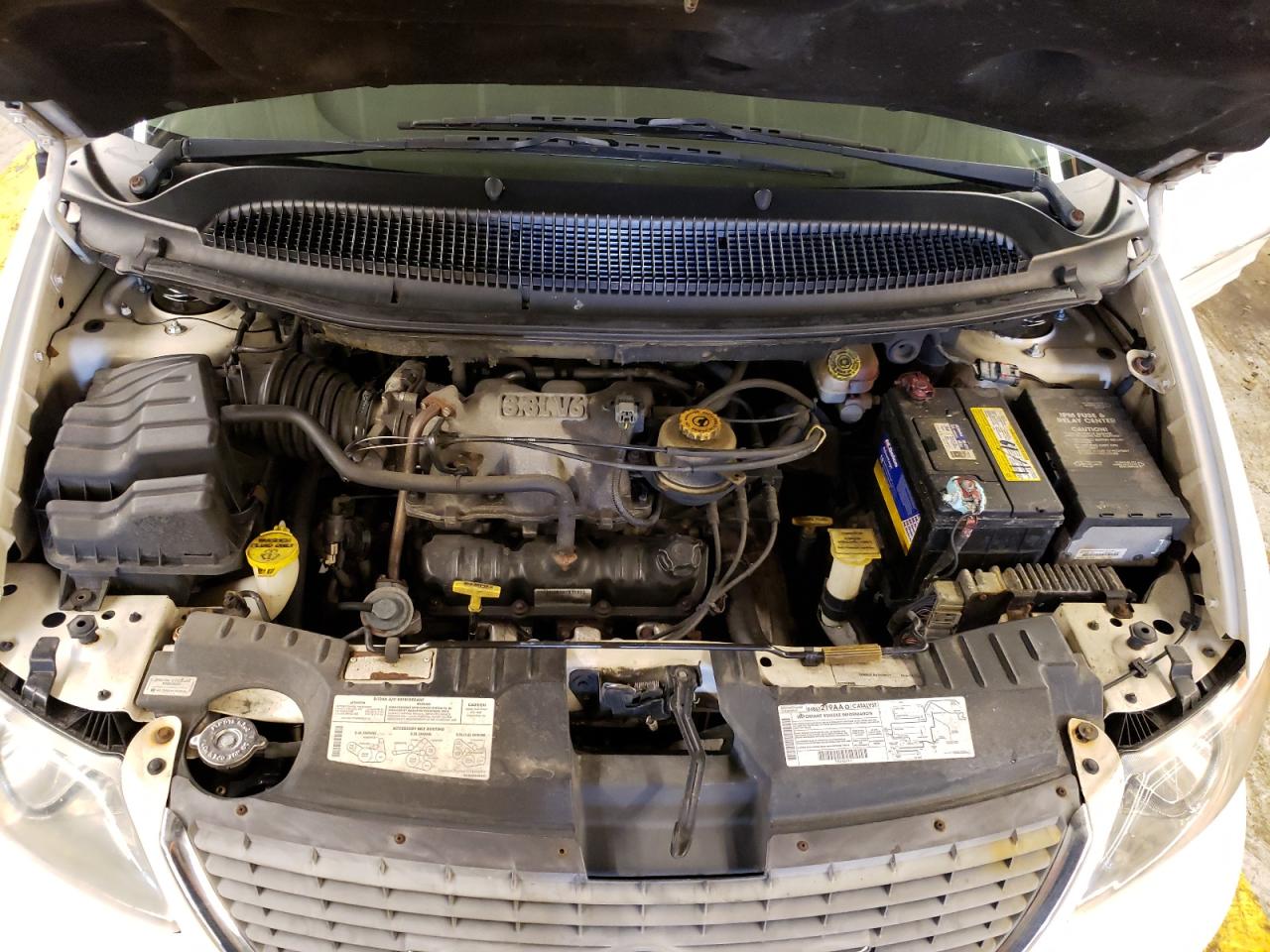 Photo 7 from auction – 2001 CHRYSLER TOWN & COU with VIN 2C8GP64L41R339092