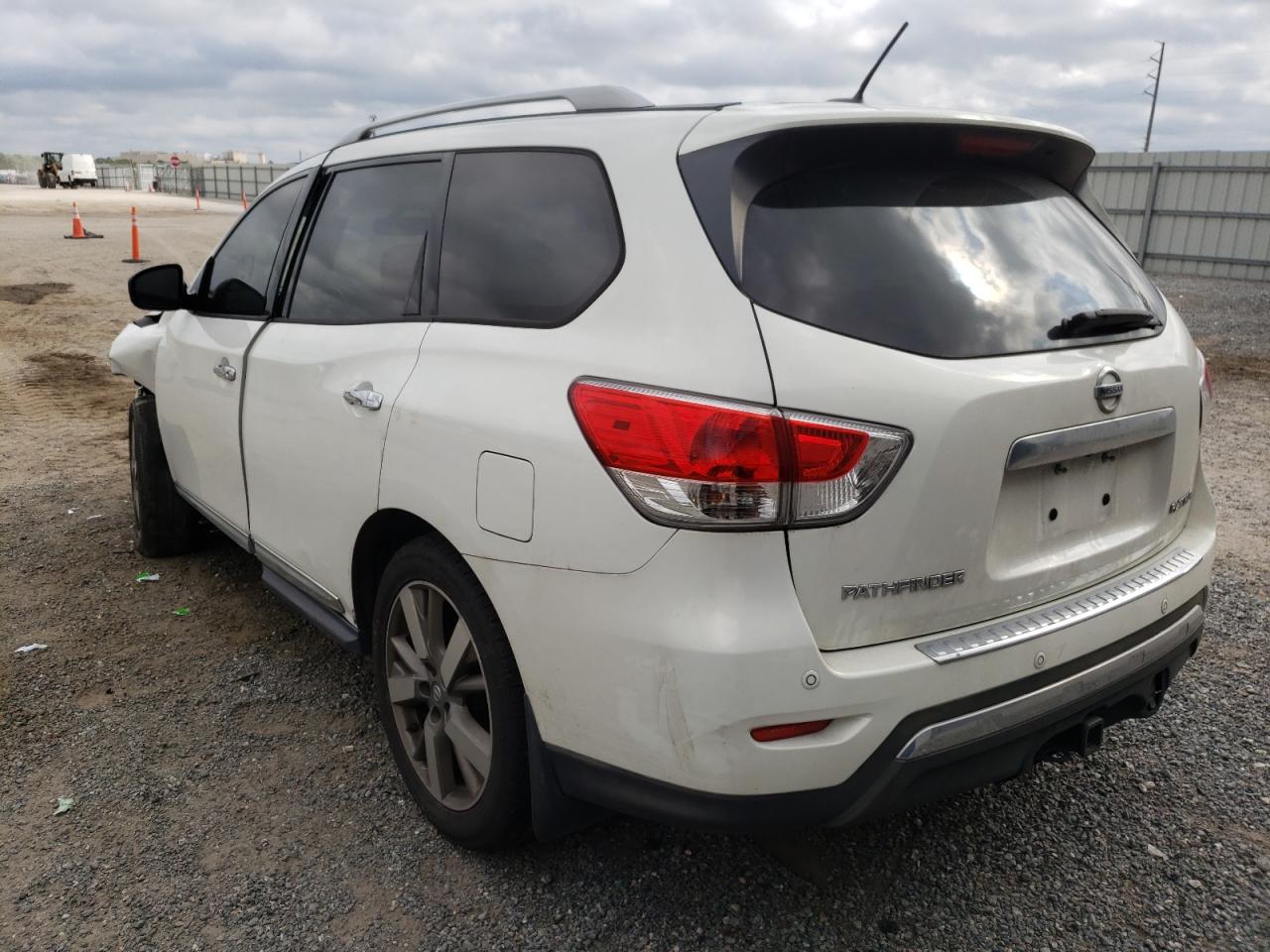 Photo 3 from auction – 2014 NISSAN PATHFINDER with VIN 5N1AR2MN8EC665094