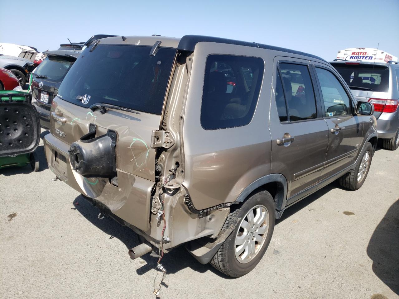 Photo 4 from auction – 2005 HONDA CR-V SE with VIN JHLRD78915C046016