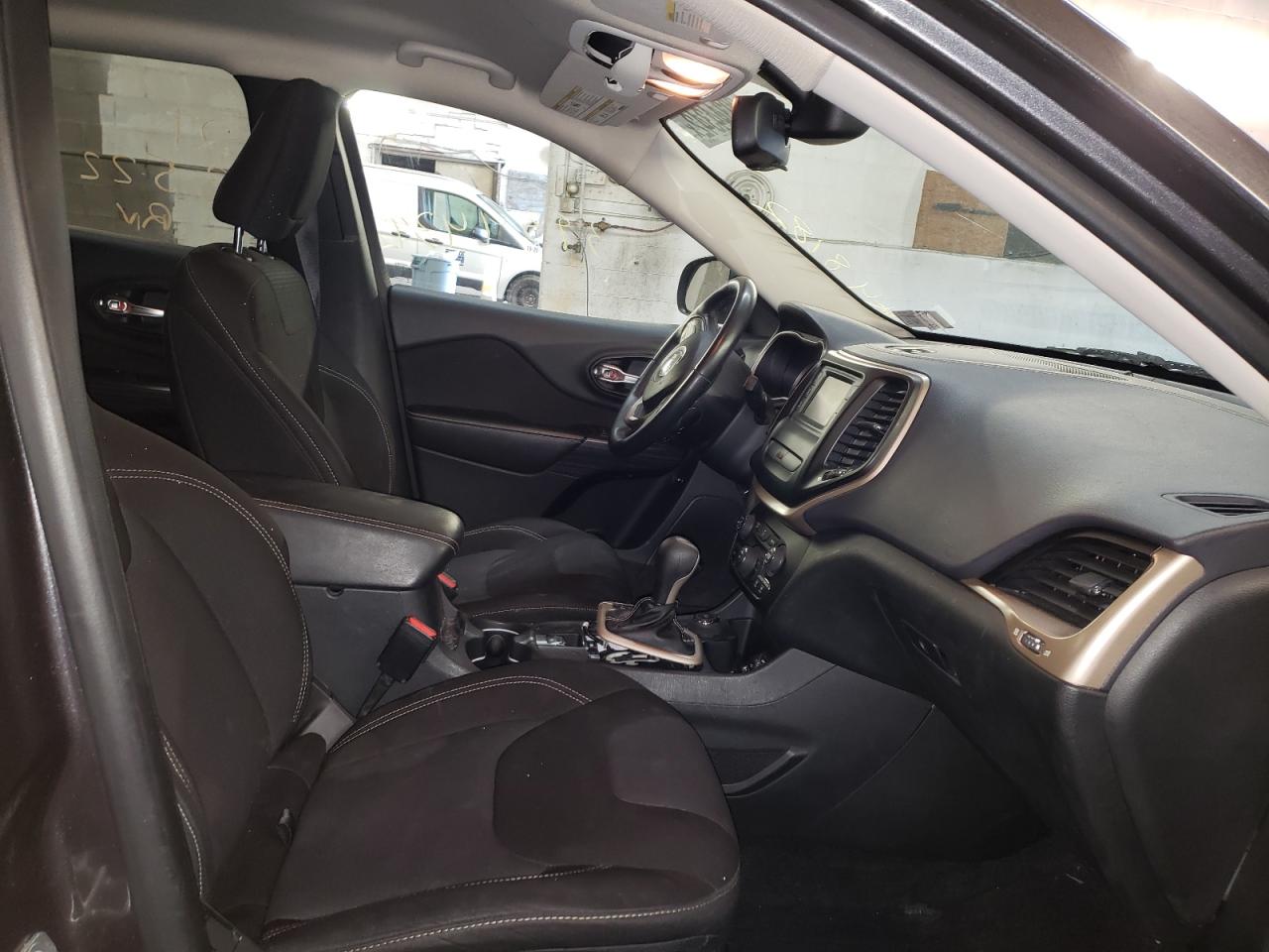 Photo 5 from auction – 2015 JEEP CHEROKEE L with VIN 1C4PJMCB1FW772352