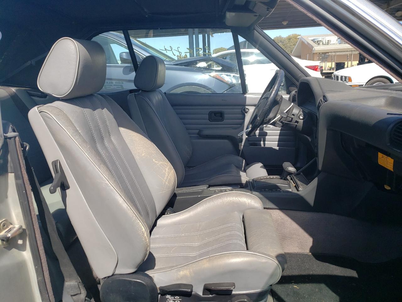 Photo 5 from auction – 1990 BMW 325 IC AUT with VIN WBABB2319LEC20389