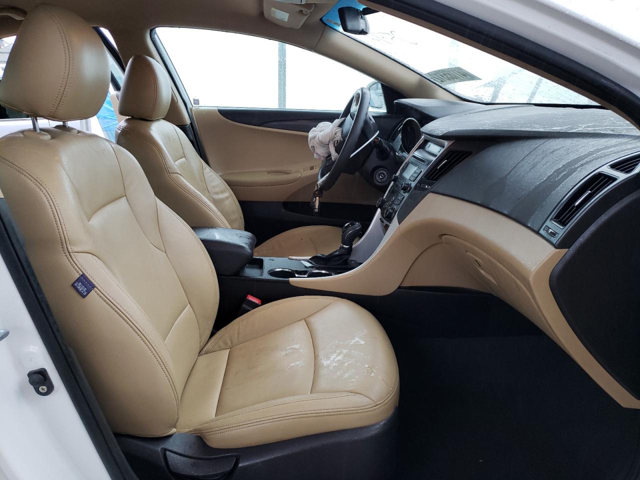 Photo 5 from auction – 2011 HYUNDAI SONATA with VIN 5NPEB4AC9BH070599