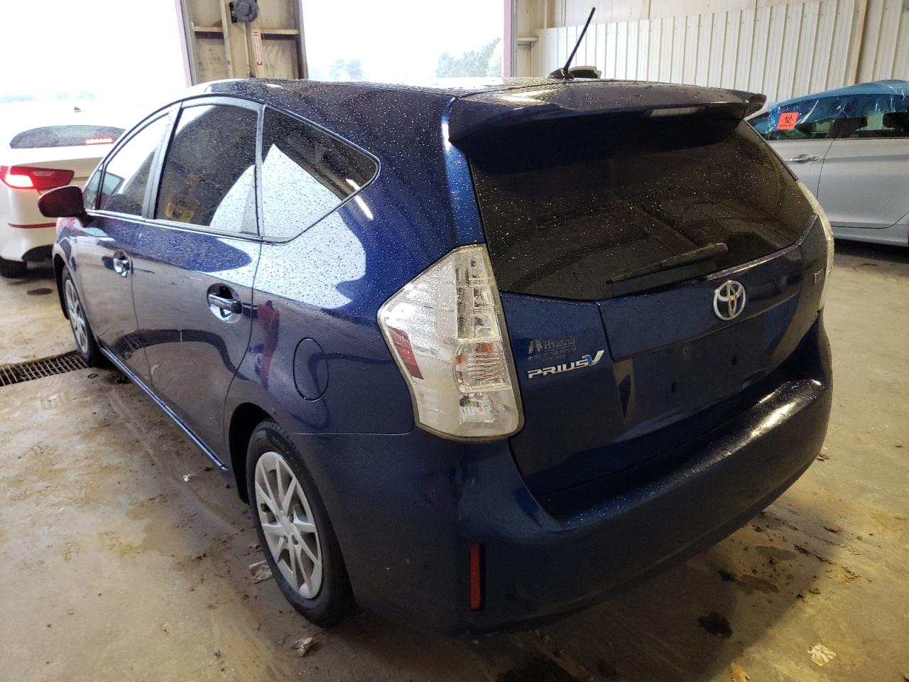 Photo 3 from auction – 2012 TOYOTA PRIUS V with VIN JTDZN3EU0C3126884