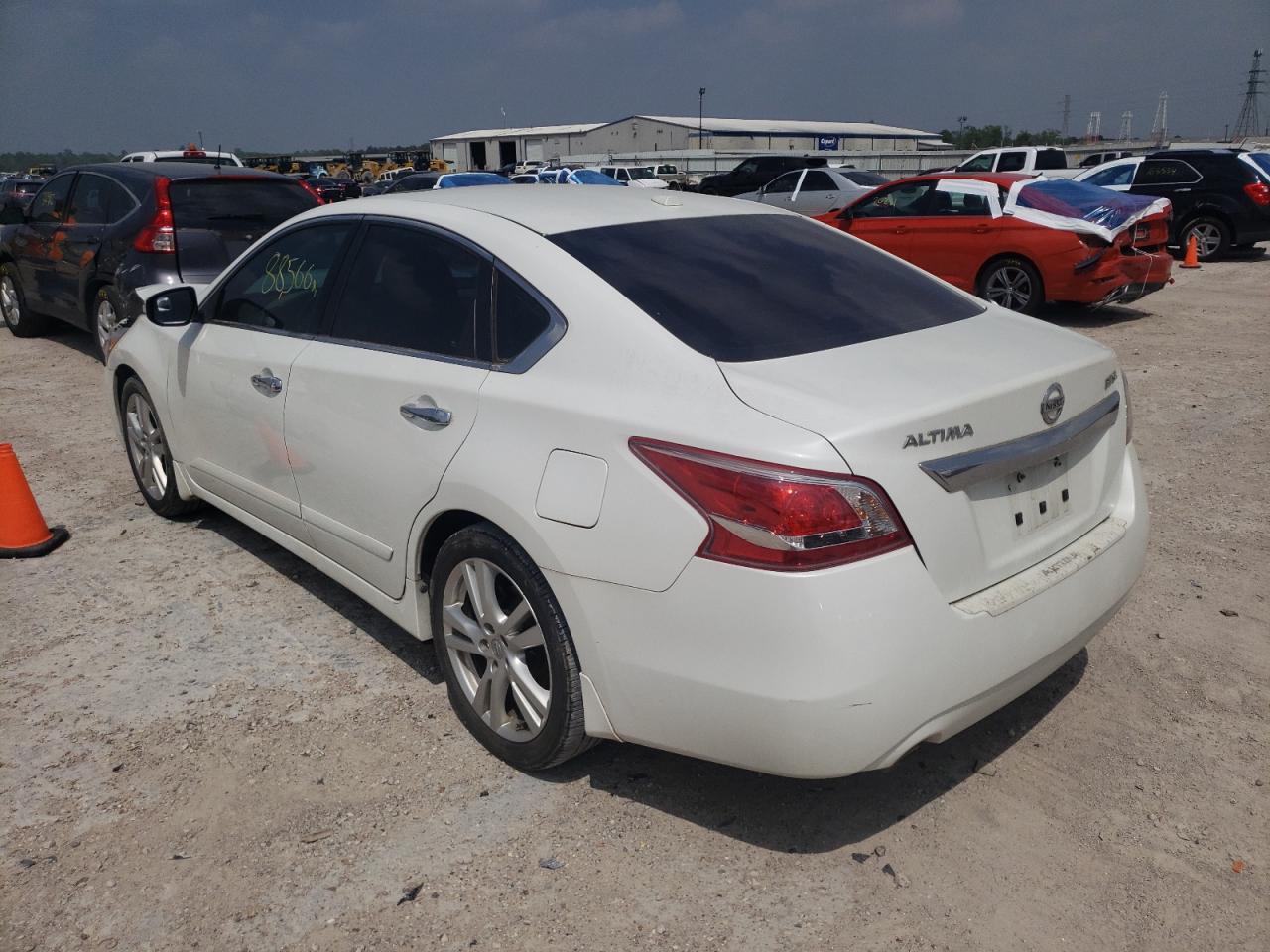 Photo 3 from auction – 2013 NISSAN ALTIMA 3.5 with VIN 1N4BL3AP4DN480037