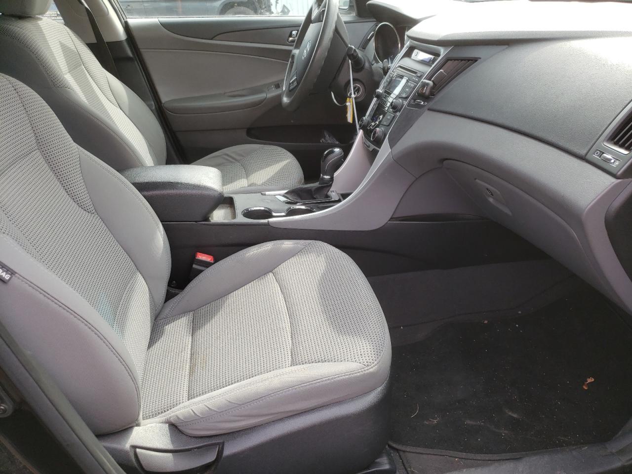 Photo 5 from auction – 2012 HYUNDAI SONATA GLS with VIN 5NPEB4AC2CH457271