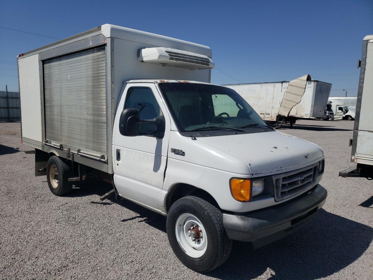 FORD ECONOLINE 2004 with VIN 1FDSE35L54HA52337 - Photo from auction