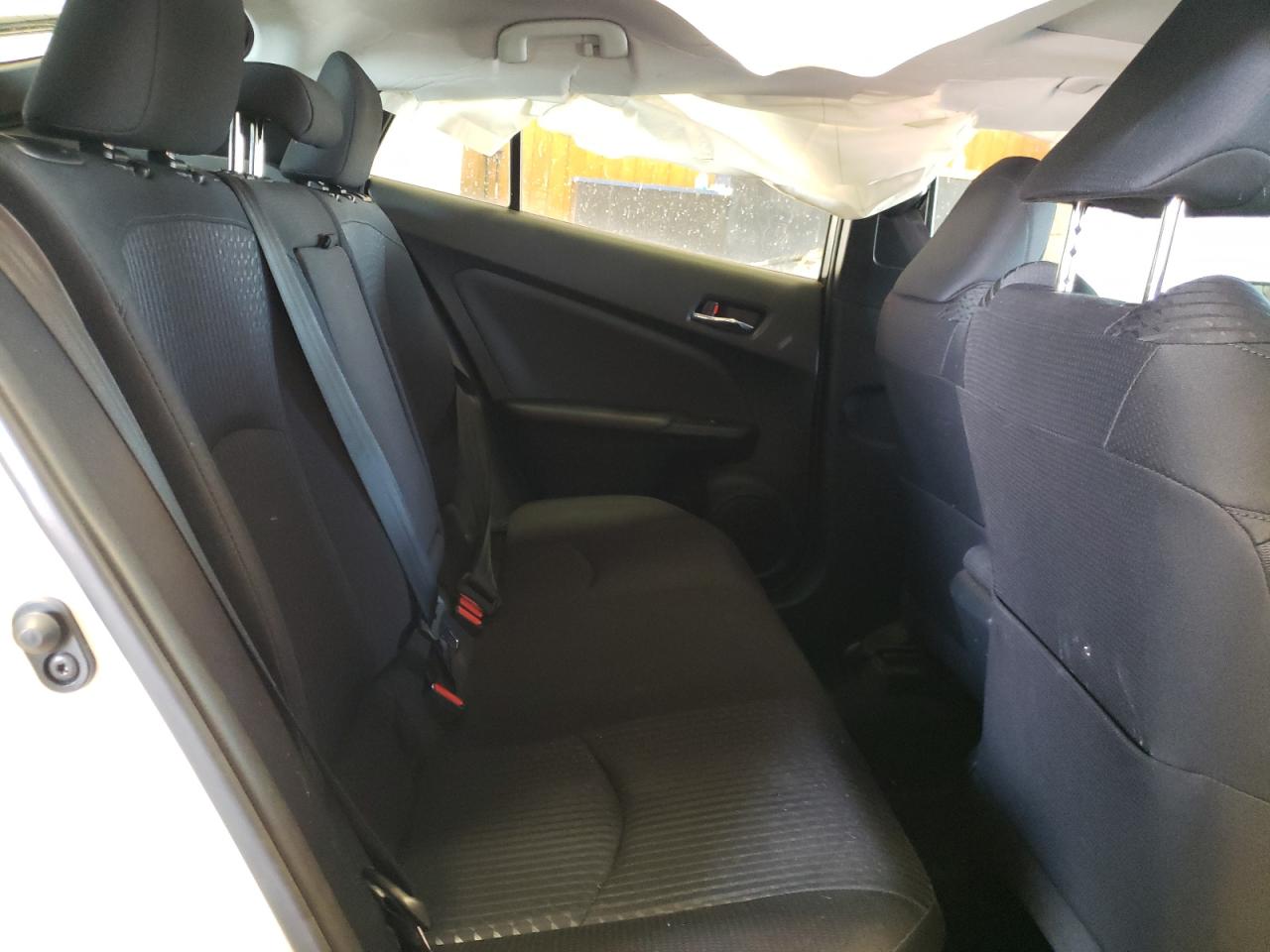 Photo 6 from auction – 2016 TOYOTA PRIUS with VIN JTDKARFU2G3001356
