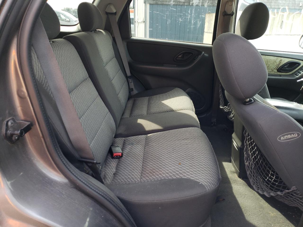 Photo 6 from auction – 2004 FORD ESCAPE XLT with VIN 1FMCU93154KB07464