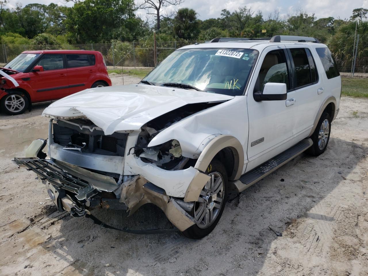Photo 2 from auction – 2006 FORD EXPLORER E with VIN 1FMEU64816UB36602